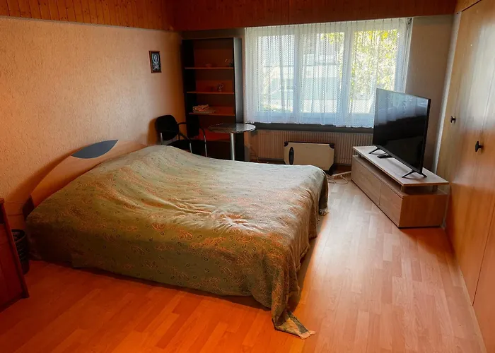 Aarons Apartment